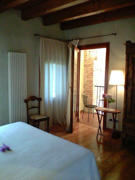 Il Rifugio Del Poeta Pensionat San Biagio di Callalta Rum bild