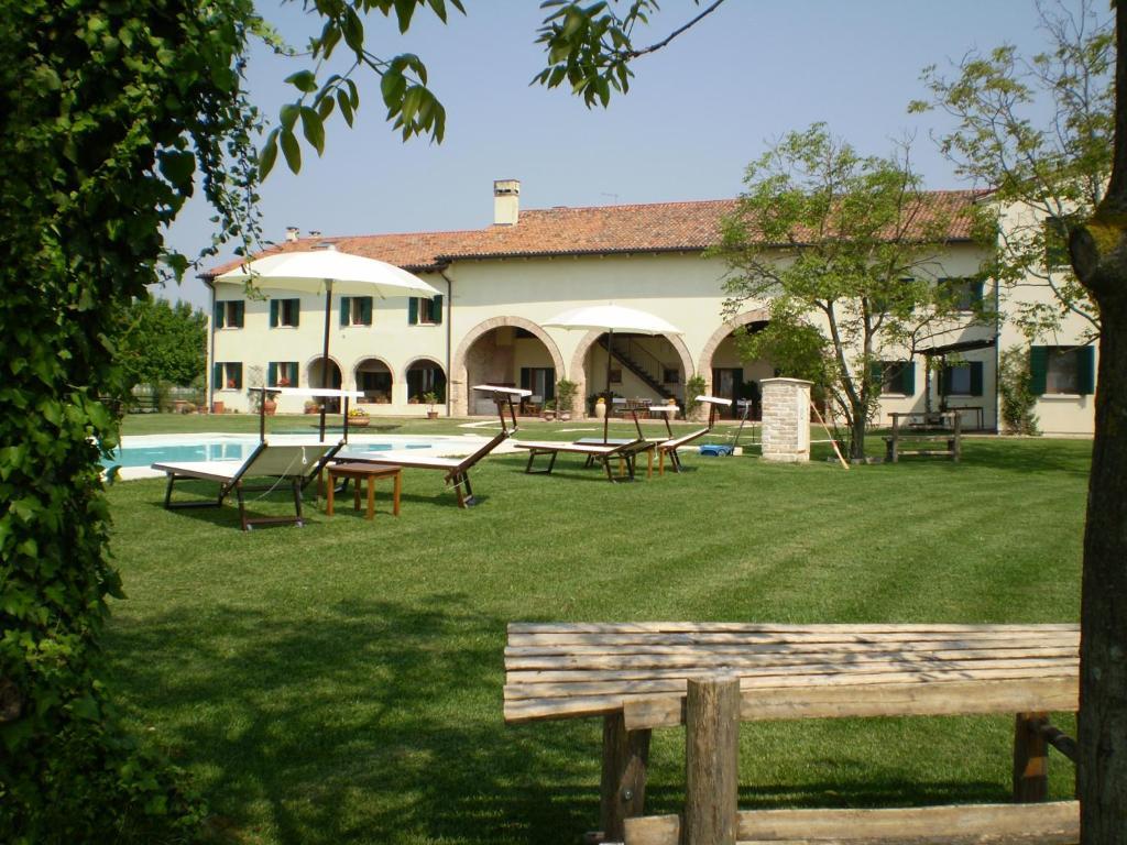 Il Rifugio Del Poeta Pensionat San Biagio di Callalta Exteriör bild